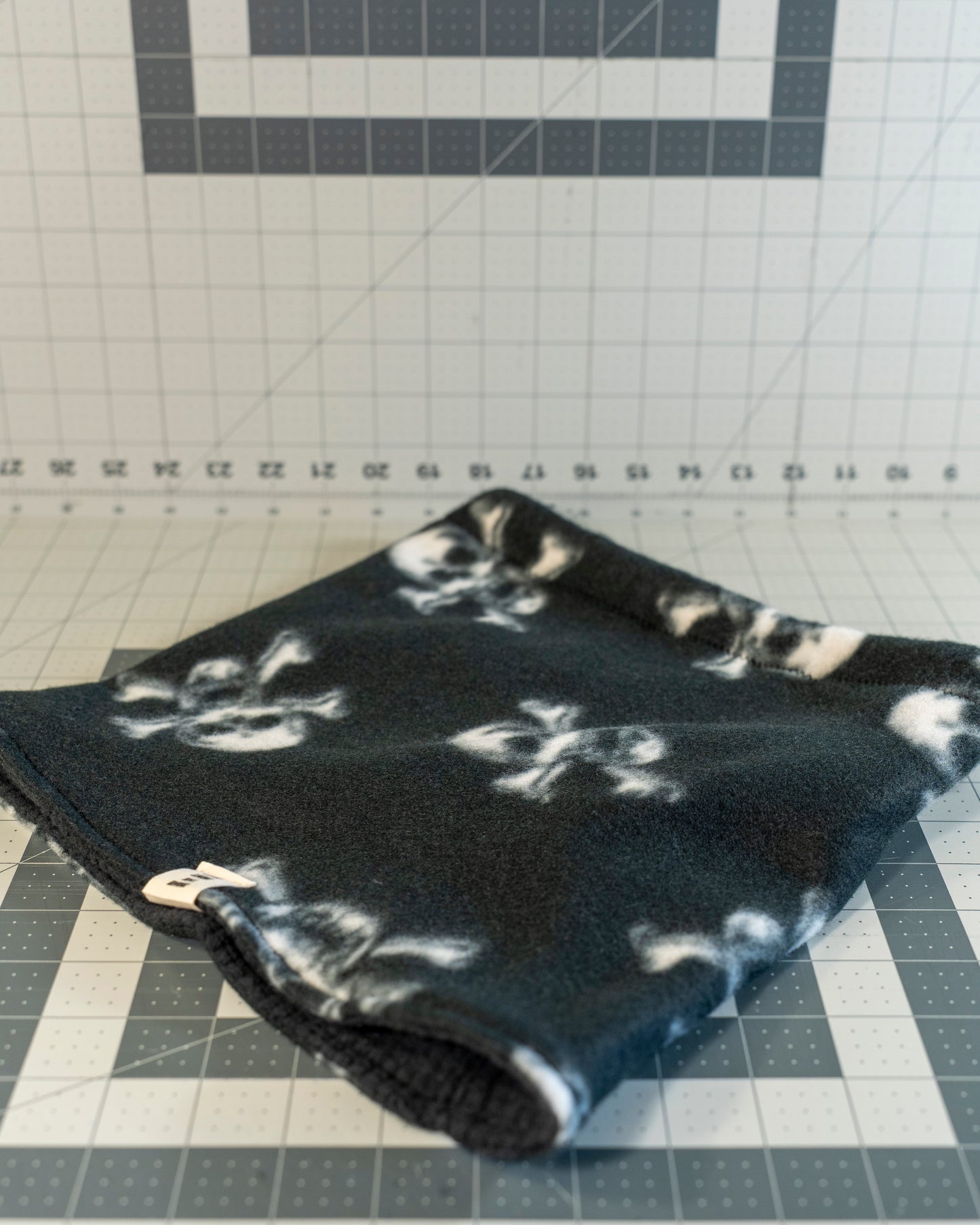 Skullz Beanie/Neck Gaiter